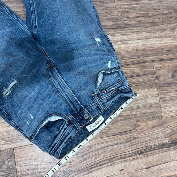 Abercrombie & Fitch Curve Love Ultra High Rise Ankle Straight Jean - Picture 8 of 9